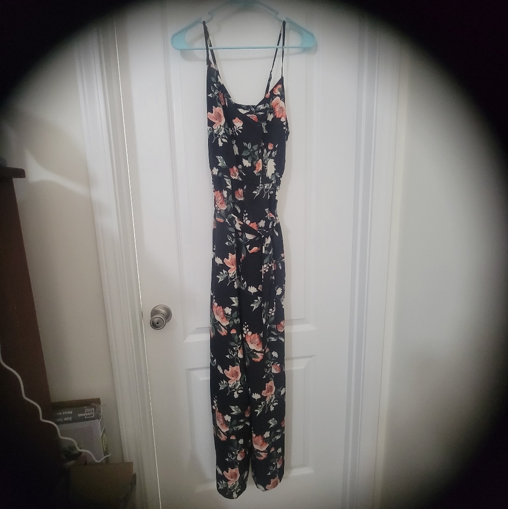 Black floral jumpsuit with POCKETS size M